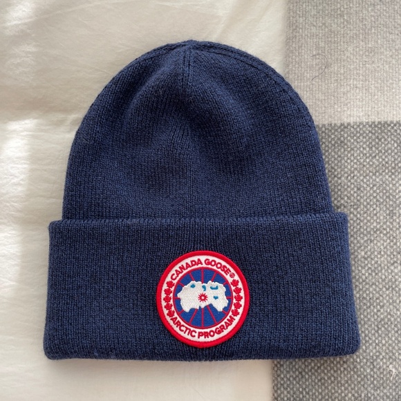 Canada Goose Arctic Disc Toque Beanie Navy - Picture 1 of 4